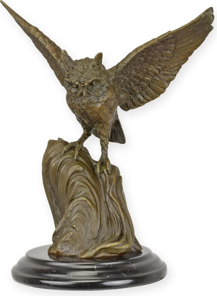 Eine Bronzeskulptur einer Eule, die ihre Flügel ausbreitet Replikat Retro Design Dekoration