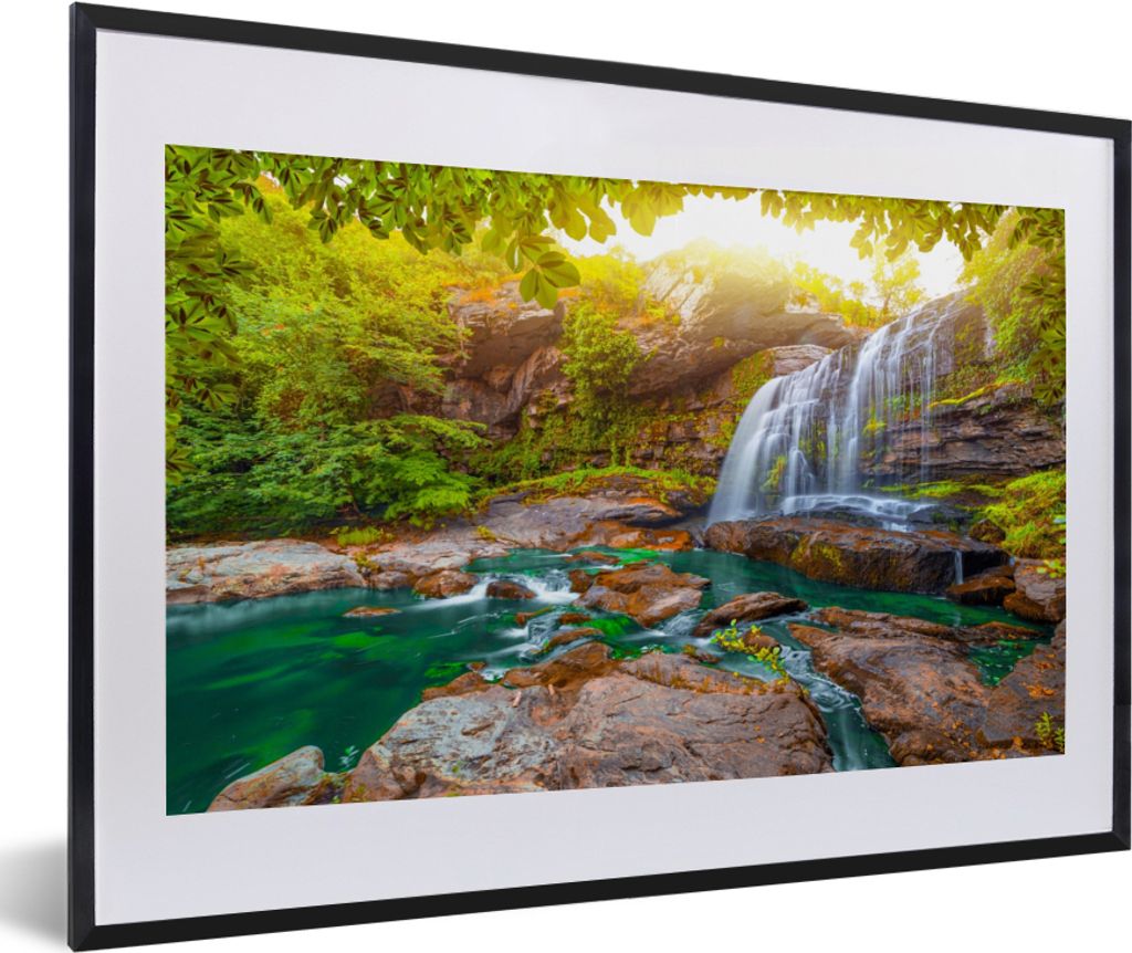 MuchoWow Gerahmtes Poster Natur - Wasserfall - Pflanzen - Bäume - Sonne 60x40 cm - Poster mit Schwarzem Bilderrahmen Wandposter Rahmen Foto Bild...