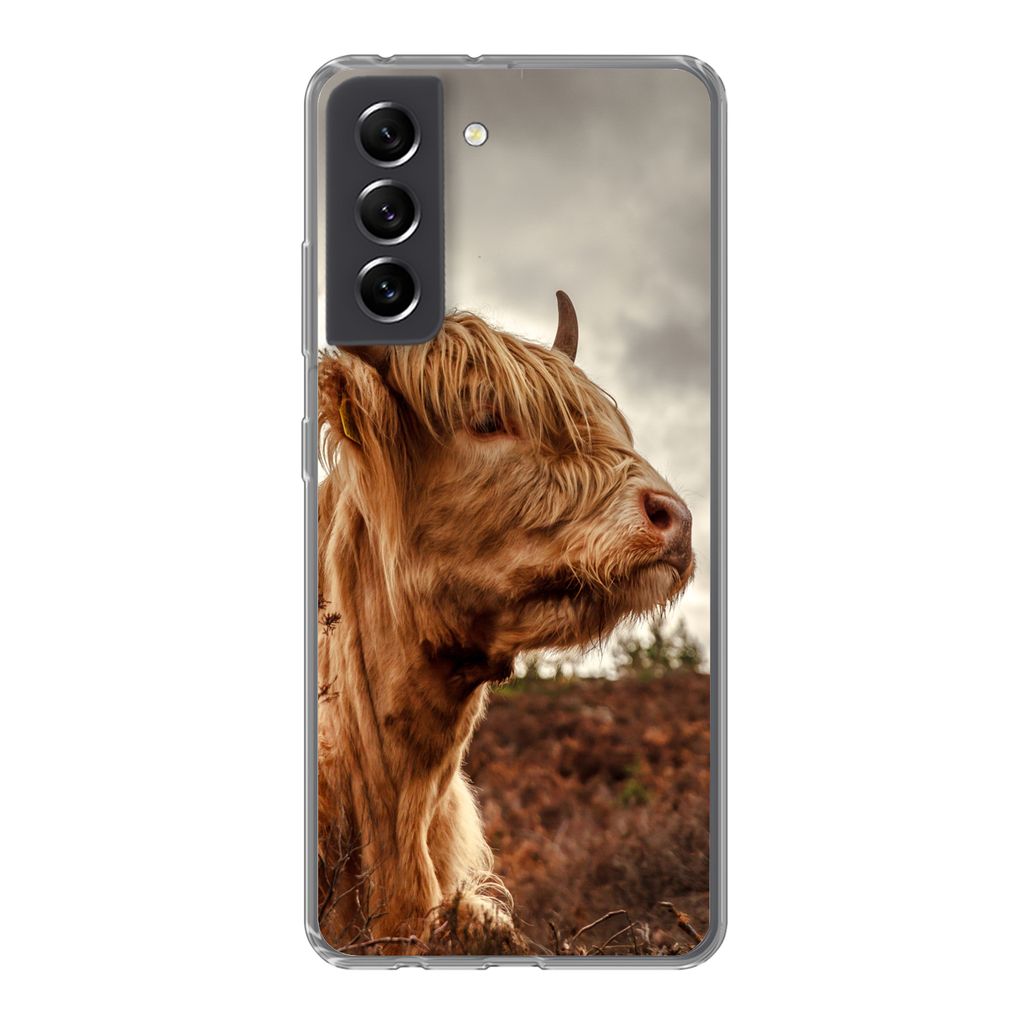 MuchoWow Handyhülle Schutzhülle Hülle für Samsung Galaxy S21 FE Scottish Highlander - Strauch - Heidekraut Silikon Softcase Handy Hülle - Mo...