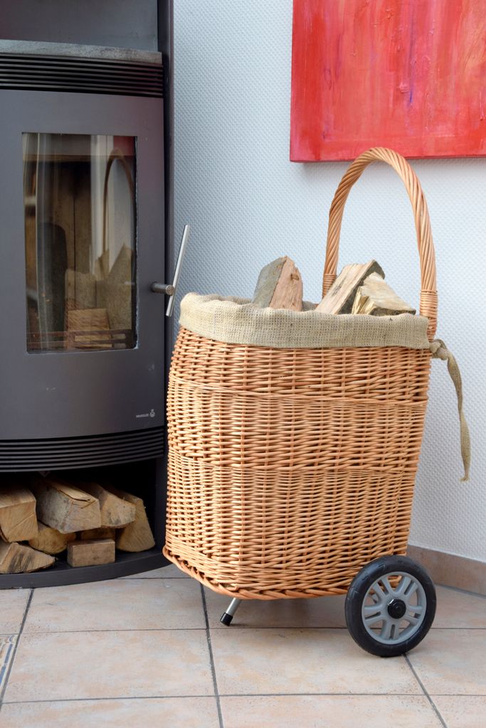 dobar Praktischer Kaminholzwagen aus geschälter Weide mit Produktbild 8