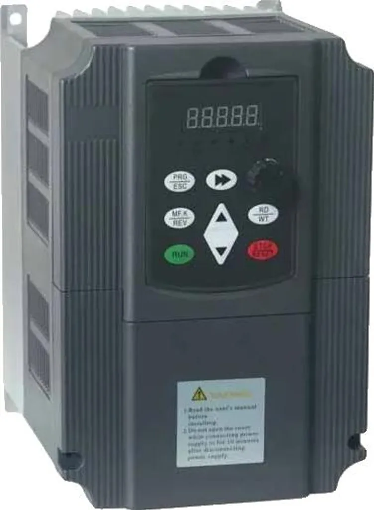 Convertisseur de fréquence 5,5kW 220V Sortie Triphasée VFD-5500W