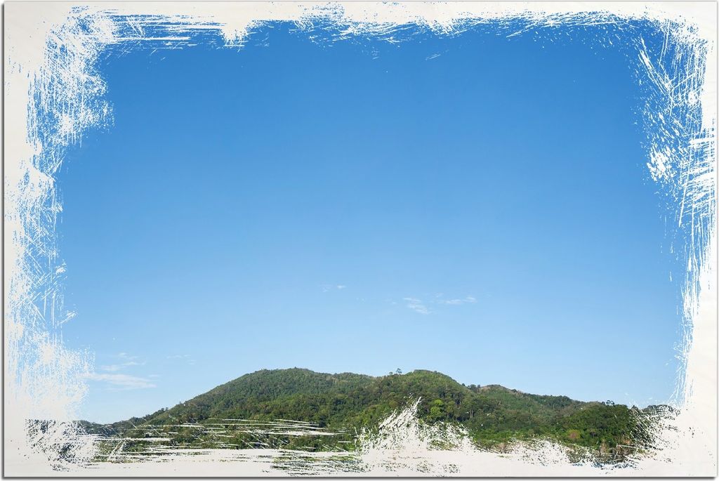 Kunstdrucke Wandbilder Holz in : Brillante Farben, Größe 60 x 90 cm Motiv Grüne Hügel am Wasser