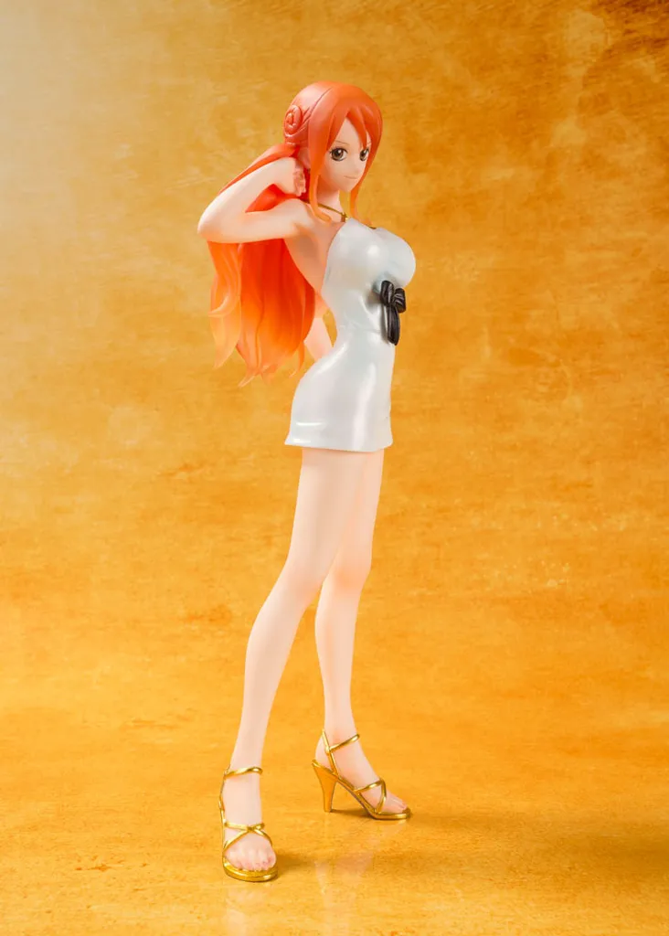 Statue One Piece Nami Film Gold Figuarts Zero - Objet Déco Manga 15 cm