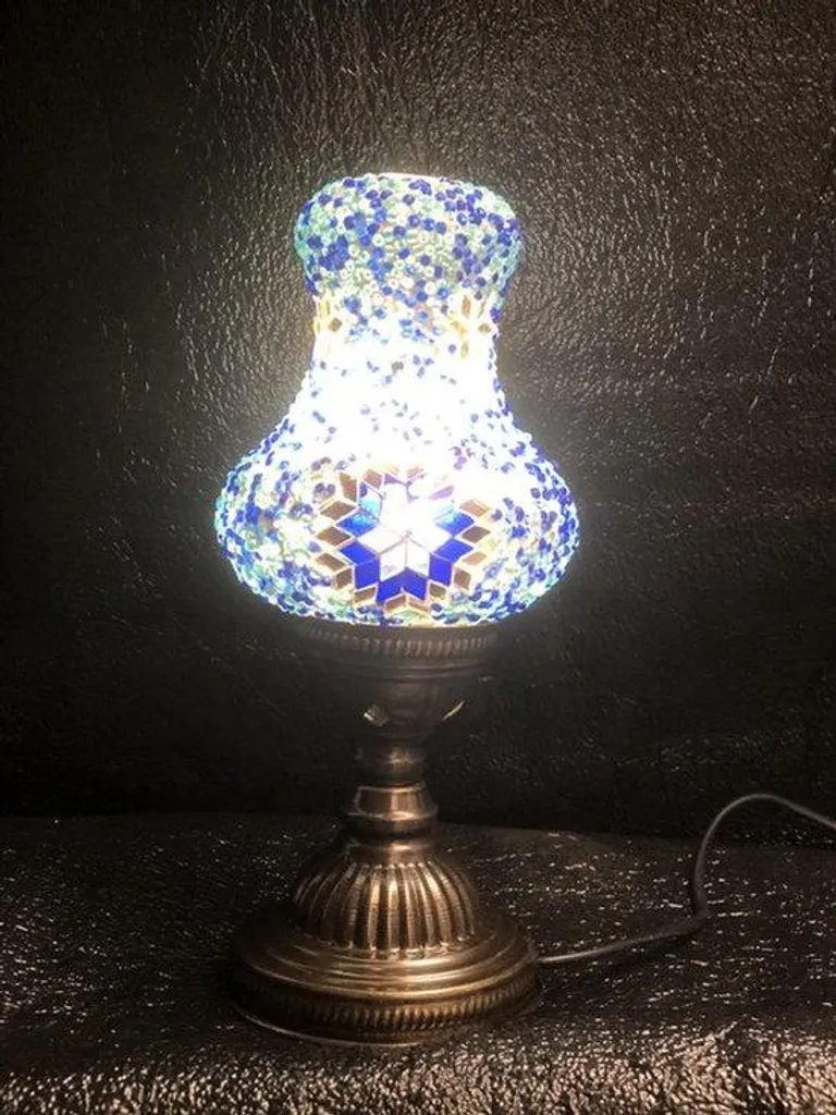 Lampe de table bleue style mosaïque orientale pour salon - Modèle Poire