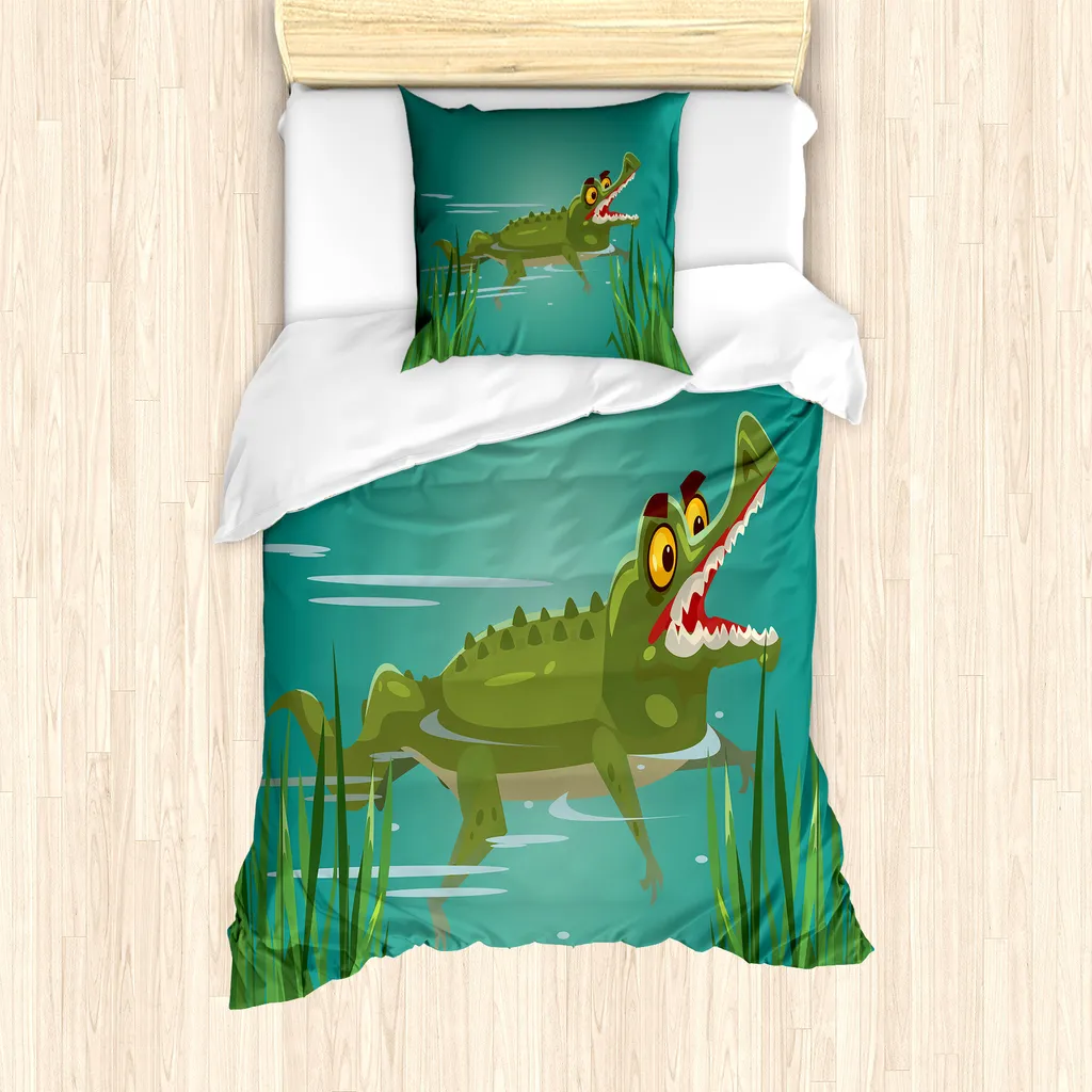 ABAKUHAUS Set copripiumino per letto singolo con motivo coccodrillo, cartone animato in un lago, antiacaro, adatto a chi soffre di allergie, con federa, 135 cm x 200 cm - 80 x 80 cm, verde oliva multicolore