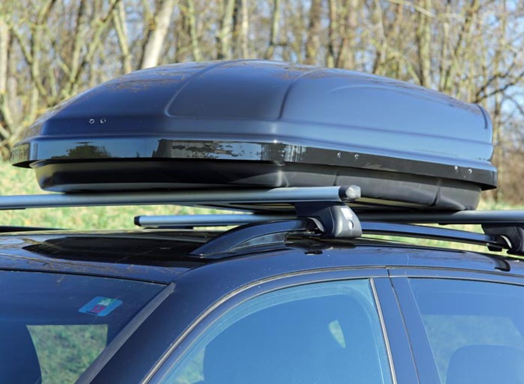 Stahl Dachträger Aurilis Original kompatibel mit Hyundai i30 III Dachbox VDPMAA320 320Ltr abschließbar schwarz Schrägheck 5Türer ab 2017 