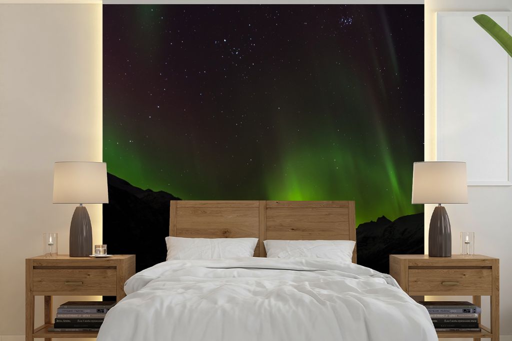 MuchoWow Fototapete für Wohnzimmer oder Schlafzimmer Wandtapete Vinyl Motivtapete Aurora - Sternenhimmel - Berge - 260x260 cm - Papiertapeten