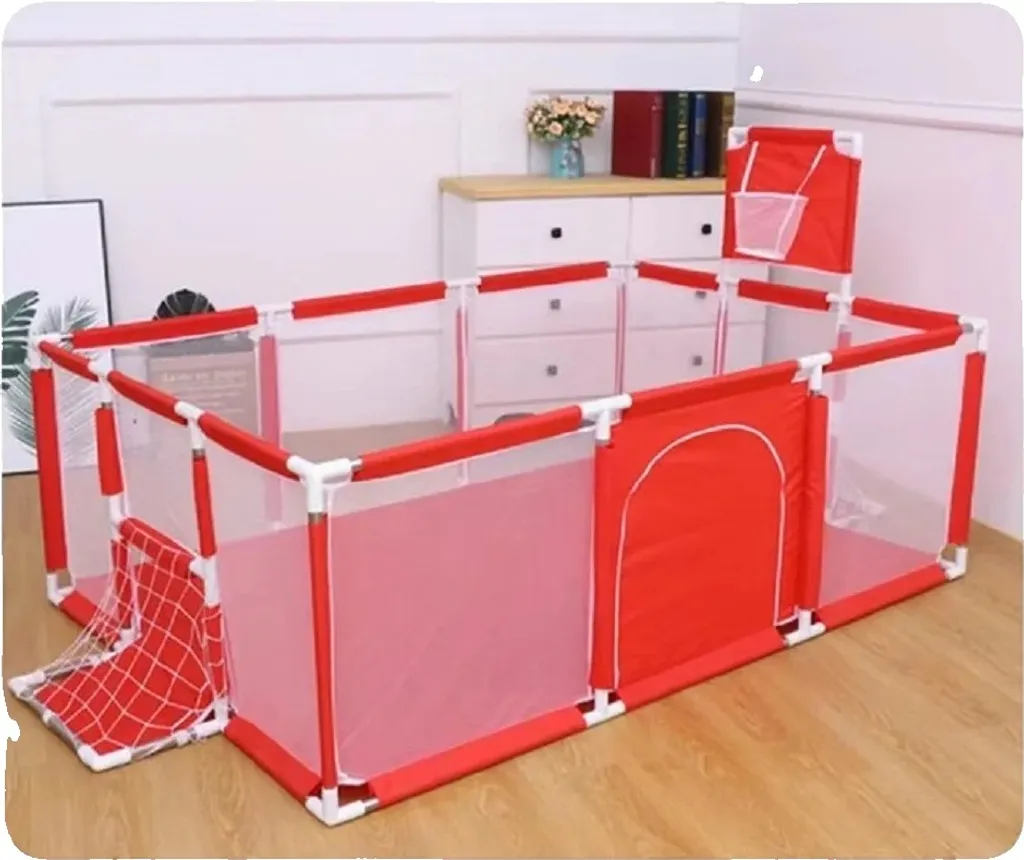 Espace de jeu sécurisé bébé pour salon avec cage de foot interactive