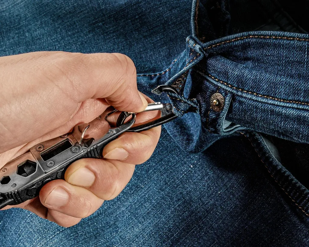 Multitool pour hommes - Porte-clés robuste avec 7 outils intégrés - 3