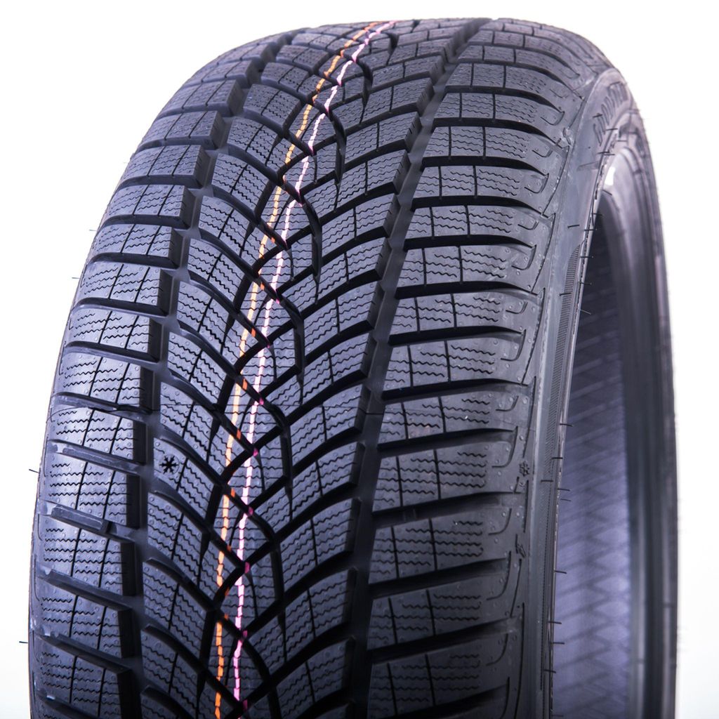 Goodyear UltraGrip Performance+ 205/55 R19 97 V XL Immagine del prodotto 