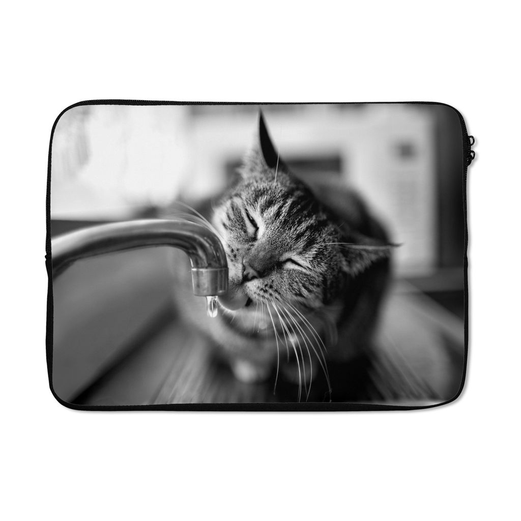 MuchoWow Laptop Hülle 13 Zoll Katze trinkt aus dem Wasserhahn - schwarz und weiß Laptoptasche - Laptophülle - Sleeve - Rundumschutz