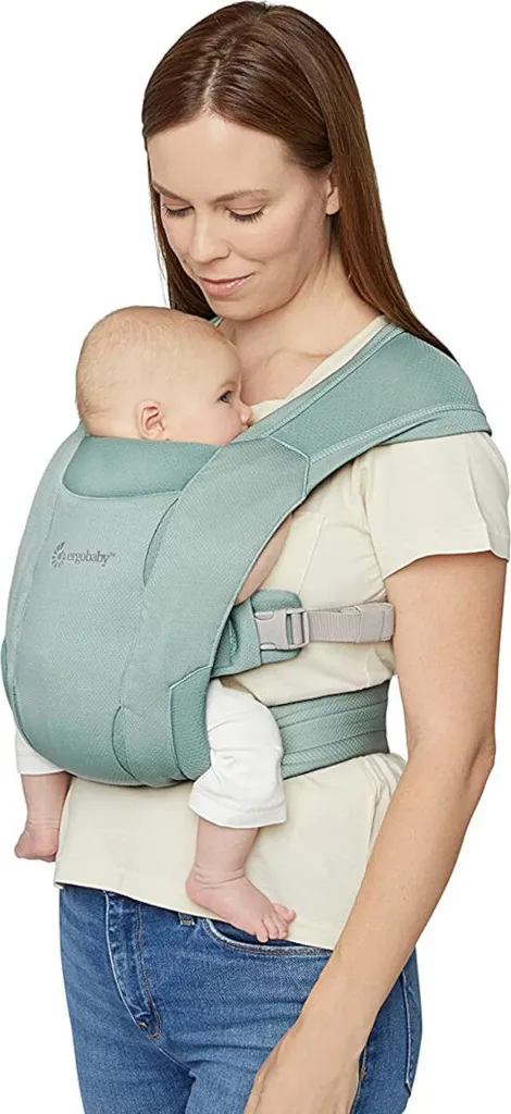Porte-bébé Ergobaby Embrace Sage : confort été comme hiver pour bébé