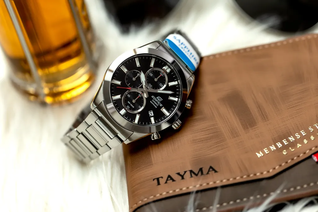 Cronografo Casio EFB-710D-7AVUEF Argento: Stile Urban e Zaffiro - 19