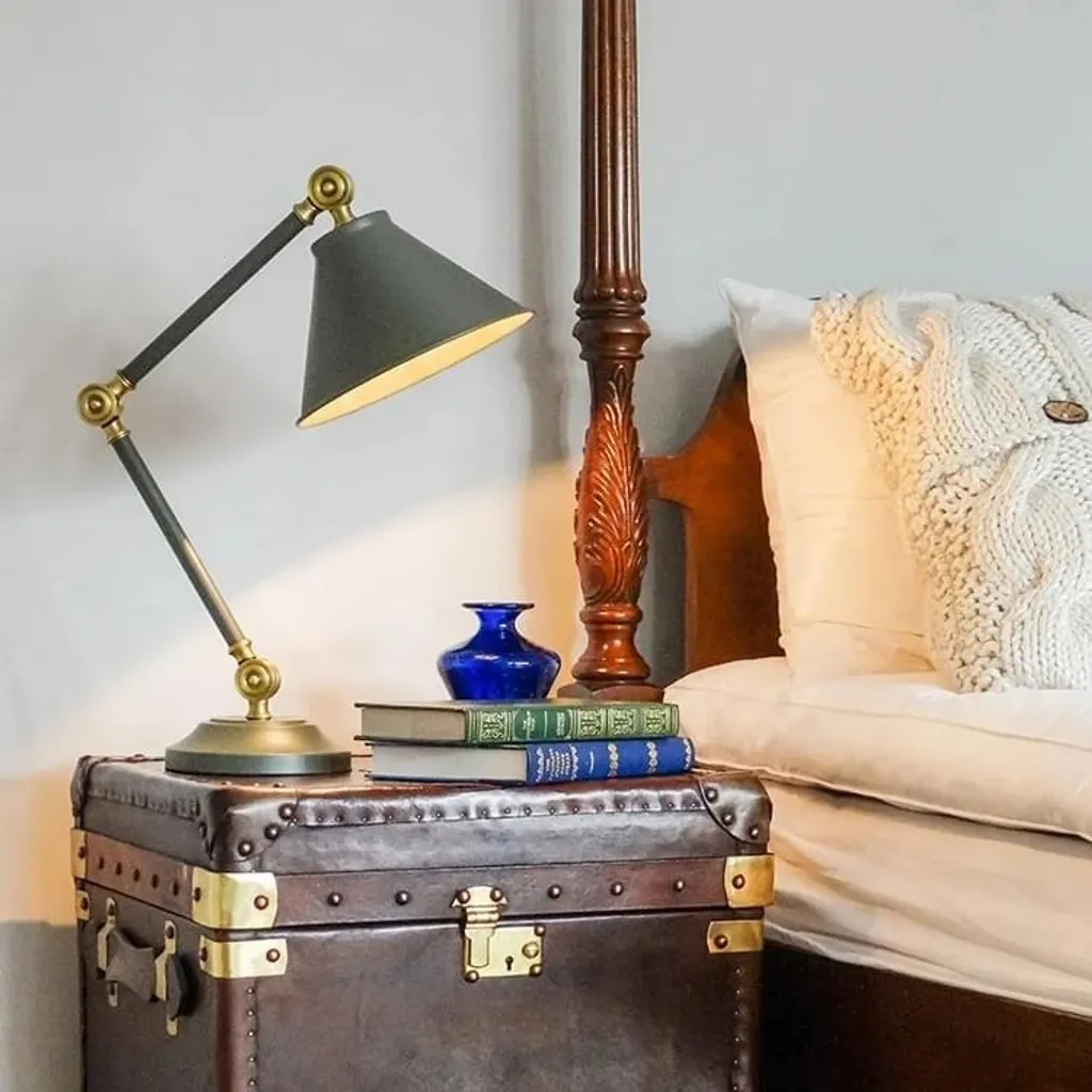 Lampe de bureau rétro Provence grise et laiton vieilli Elstead Lighting - 5
