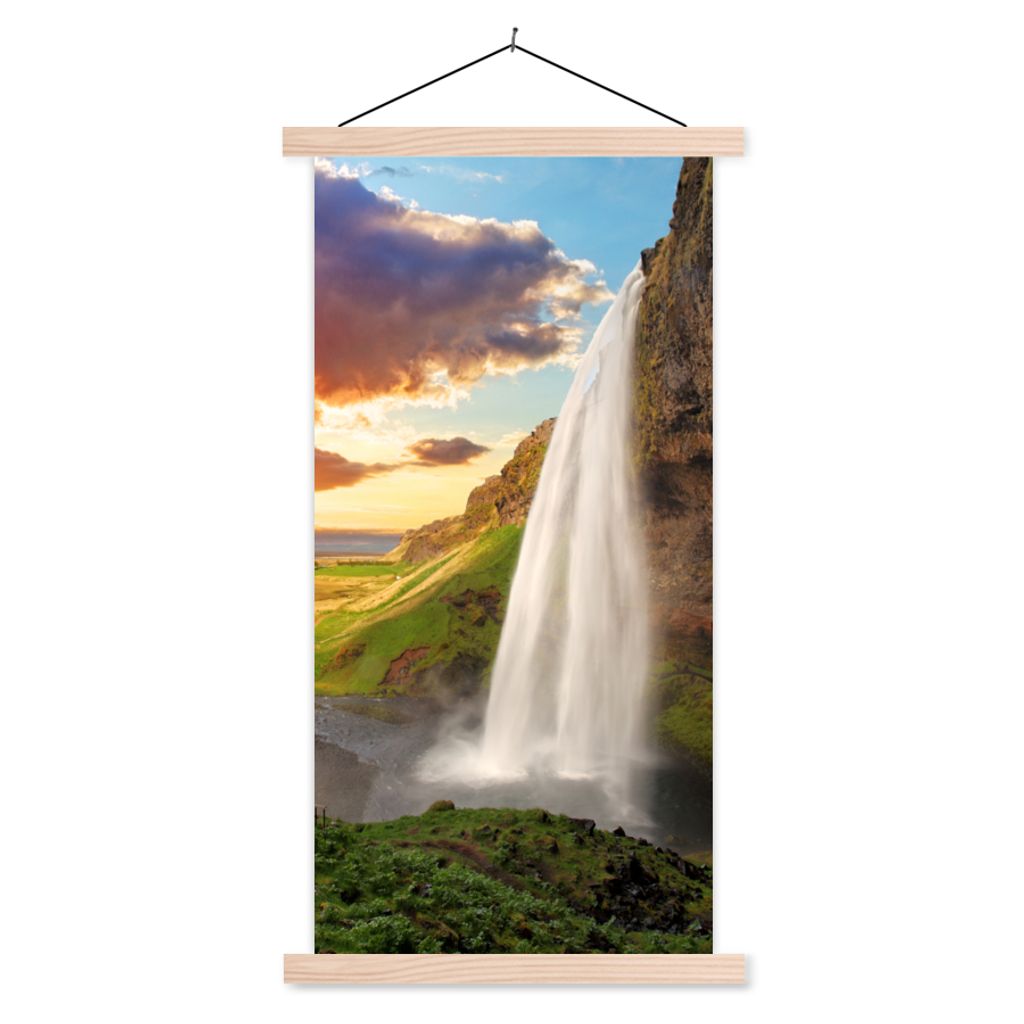MuchoWow Textilposter Wasserfall - Felsen - Sonnenuntergang - Berge - Orange 60x120 cm mit holzfarbenen Rahmen - Holz