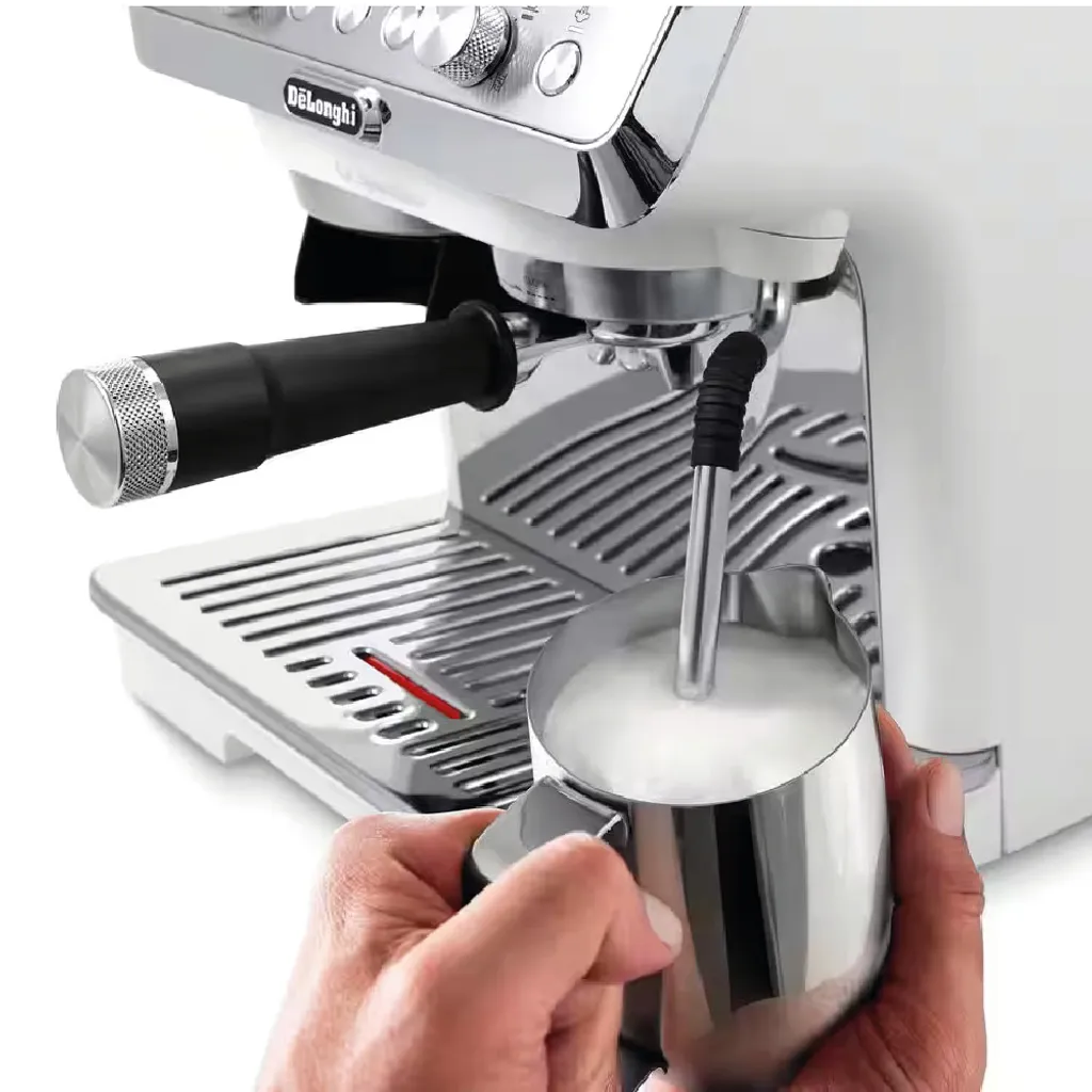 Machine espresso DeLonghi EC9155.W : un café professionnel sans effort