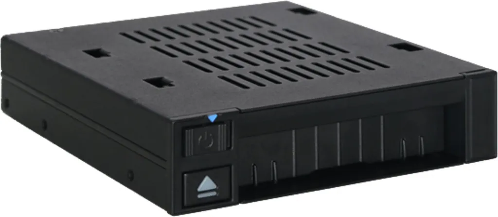Intégrer un SSD 2.5 dans un vieux PC avec ICY Dock MB521SP-B utile