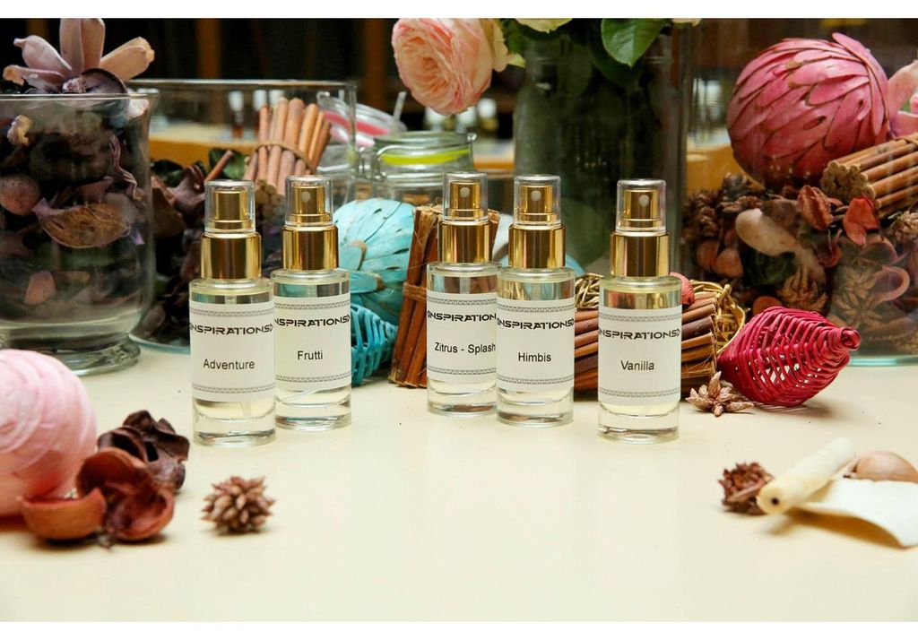 Jochen Schweizer Parfum selber machen Nürnberg; Erlebnis verschenken oder selbst erleben; Gutschein gültig für 1 Person Gruppengröße: 12-40 P...