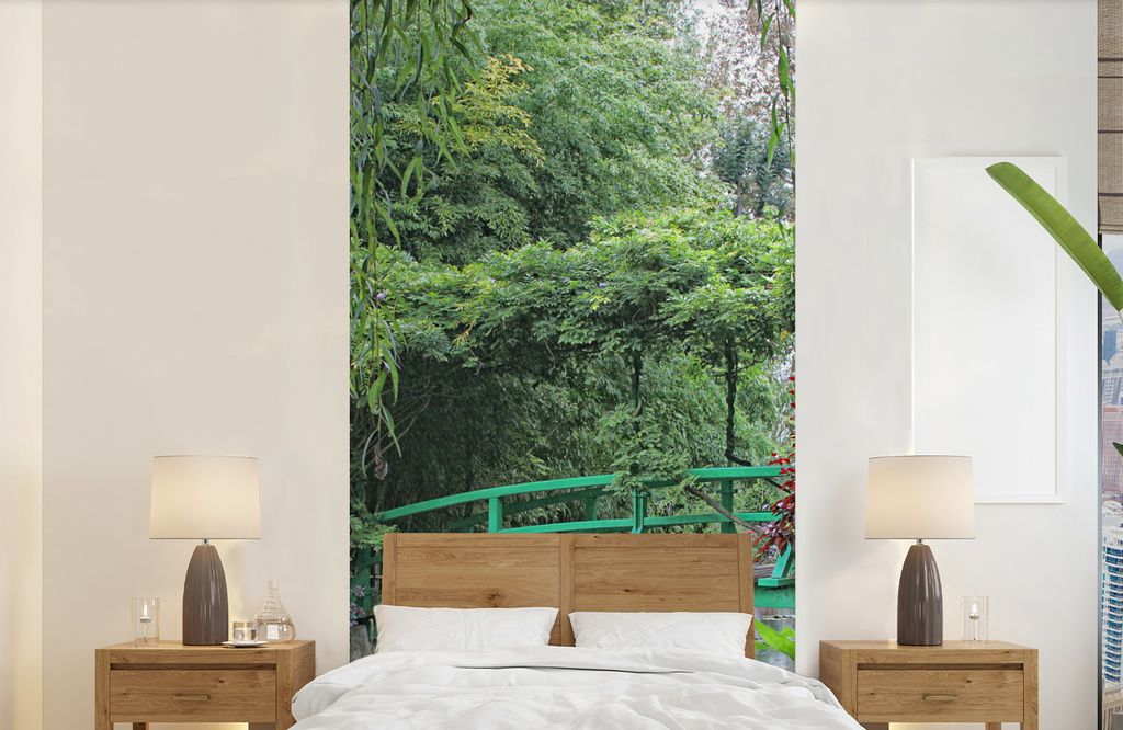 MuchoWow Fototapete für Wohnzimmer oder Schlafzimmer Wandtapete Vinyl Motivtapete Grüne Brücke mit kleinem See im französischen Garten von Mo...
