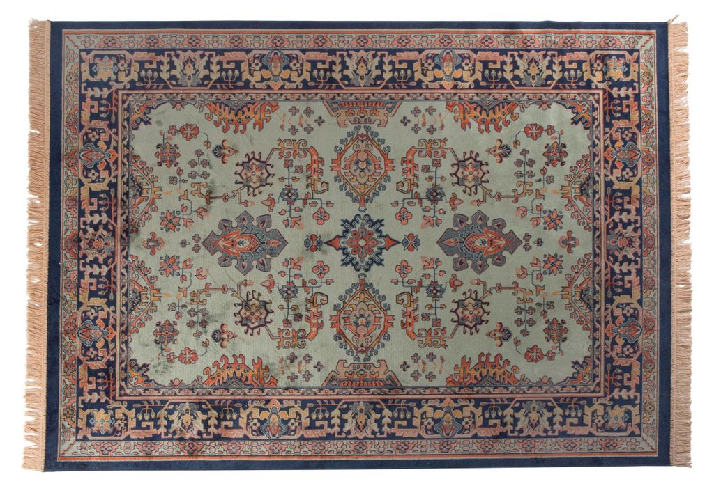 Teppich Raz 160x230 cm Grün mit ornamentalem Muster in Rot und Blau, Fransen an den Seiten, Gesamtansicht.