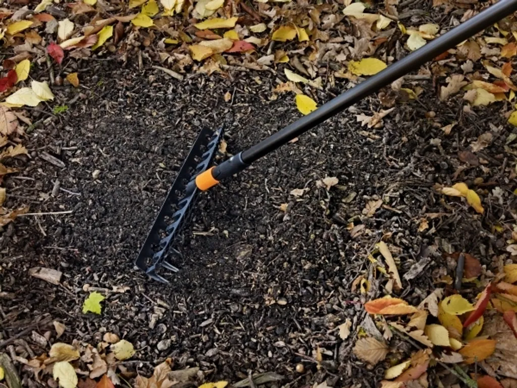 Rastrello Ecologico QuikFit Fiskars - Ideale per Orto e Bio-Giardinaggio - 8