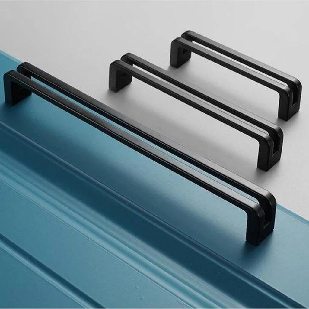 Tirage de meuble noir mat Gata 128 mm pour tiroir et porte de cuisine