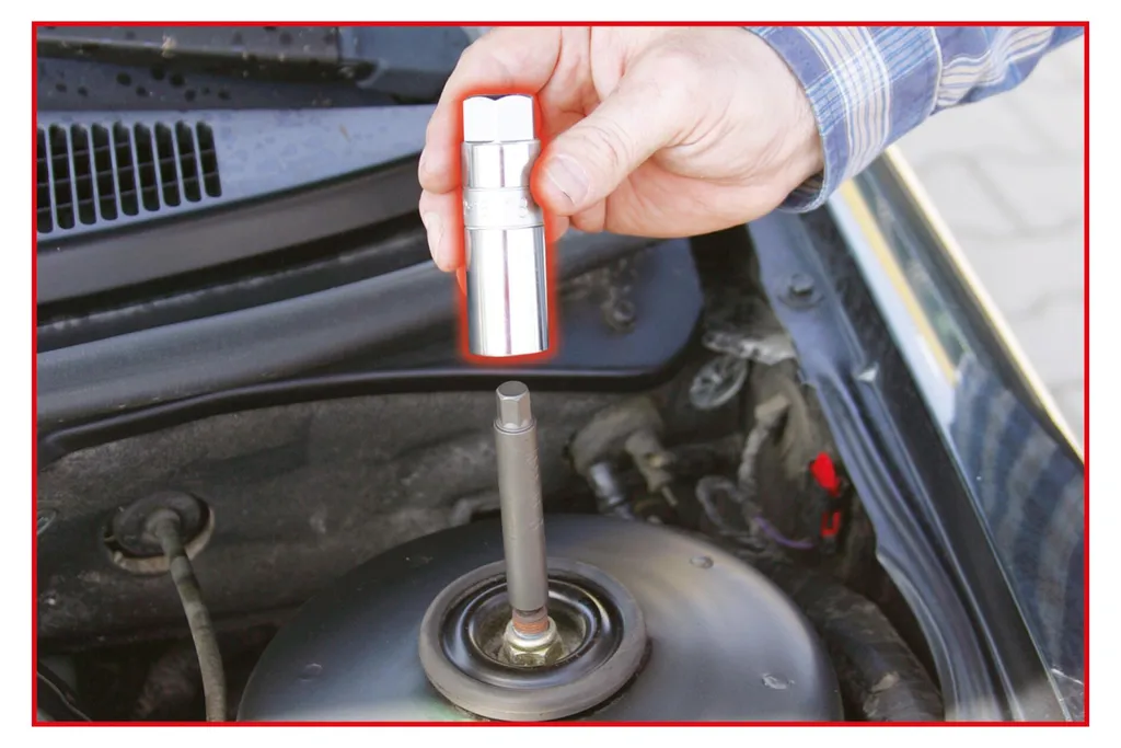 Douille mâle 17 mm pour blocage et contre-support de châssis auto