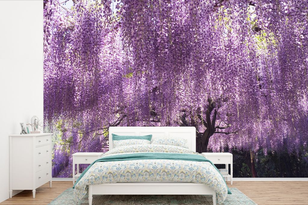 MuchoWow Fototapete für Wohnzimmer oder Schlafzimmer Wandtapete Vinyl Motivtapete Blühende Glyzinie - 525x350 cm - Das Hintergrundbild