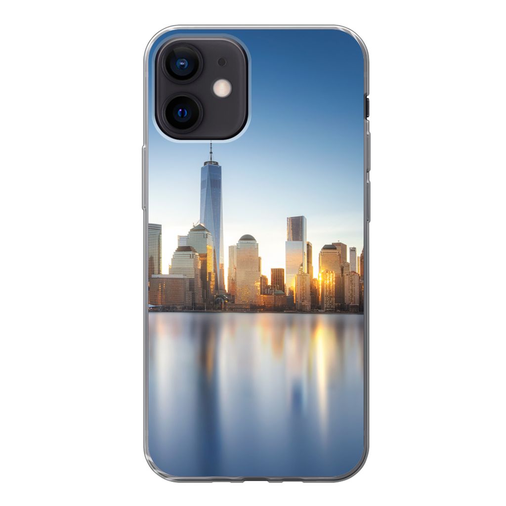 MuchoWow Handyhülle Schutzhülle Hülle für iPhone 12 New York - Skyline - Spiegelung Silikon Softcase Handy Hülle - Schutzhülle