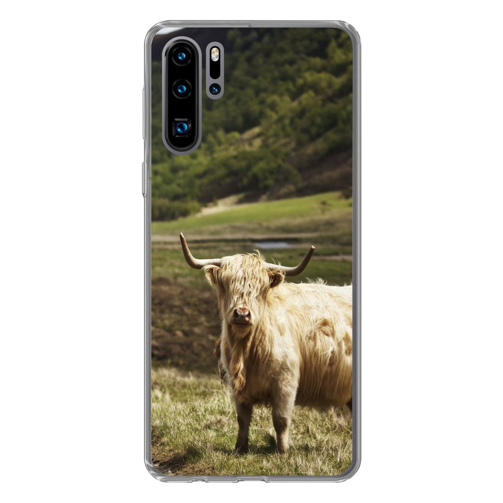 MuchoWow Handyhülle Schutzhülle Hülle für Huawei P30 Pro Schottische Highlander - Pfad - Wald Silikon Softcase Handy Hülle - Schutzdeckel