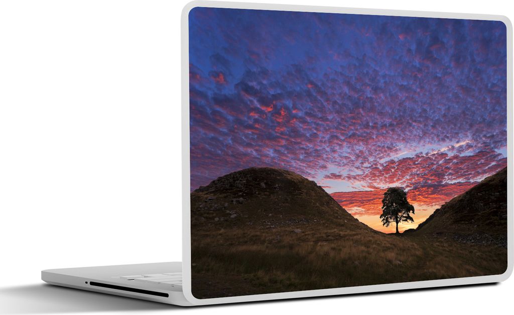 MuchoWow Laptop Aufkleber Sticker Cover Der Sycamore Gap Tree am Hadrianswall mit farbigem Himmel 30x21 cm - Sticker für Laptop - Selbstklebend