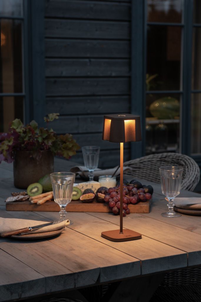 Konstsmide Tischleuchte Nice | rostfarben | Indoor/Outdoor | USB-Tischleuchte | 7818-970