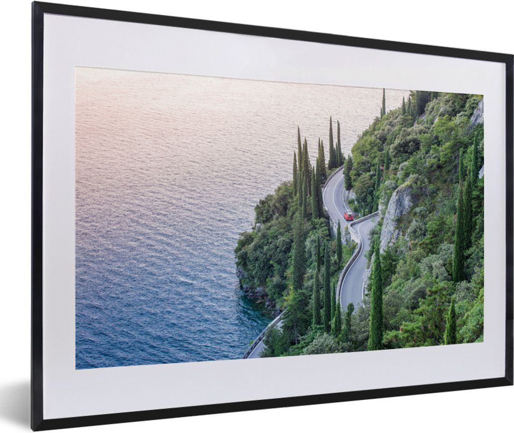 MuchoWow Gerahmtes Poster Gardasee - Straße - Berge 60x40 cm - Poster mit Schwarzem Bilderrahmen Wandposter Rahmen Foto Bilder - Schlafzimmer - ...
