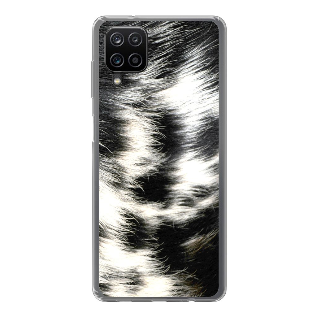 MuchoWow Handyhülle Schutzhülle Hülle für Samsung Galaxy A12 Die Kuhhaut einer Langhornkuh Silikon Softcase Handy Hülle - Bild