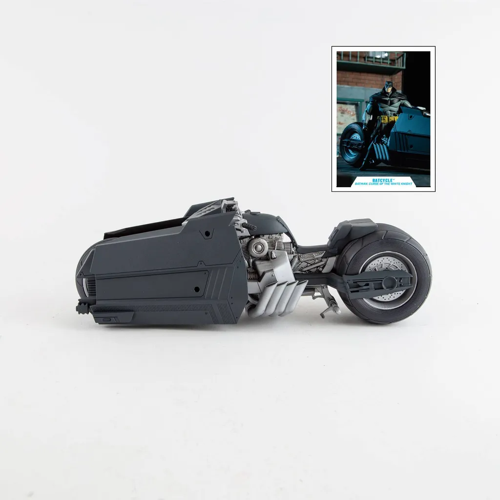 Complétez votre Collection DC avec la Batcycle White Knight Mcfarlane