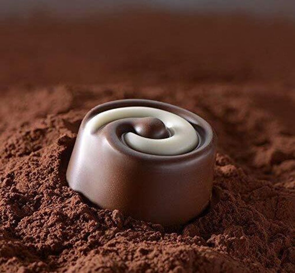 Lindt Pralines Hochfein z klasyczną, delikatną czekoladą Zdjęcie produktu 13