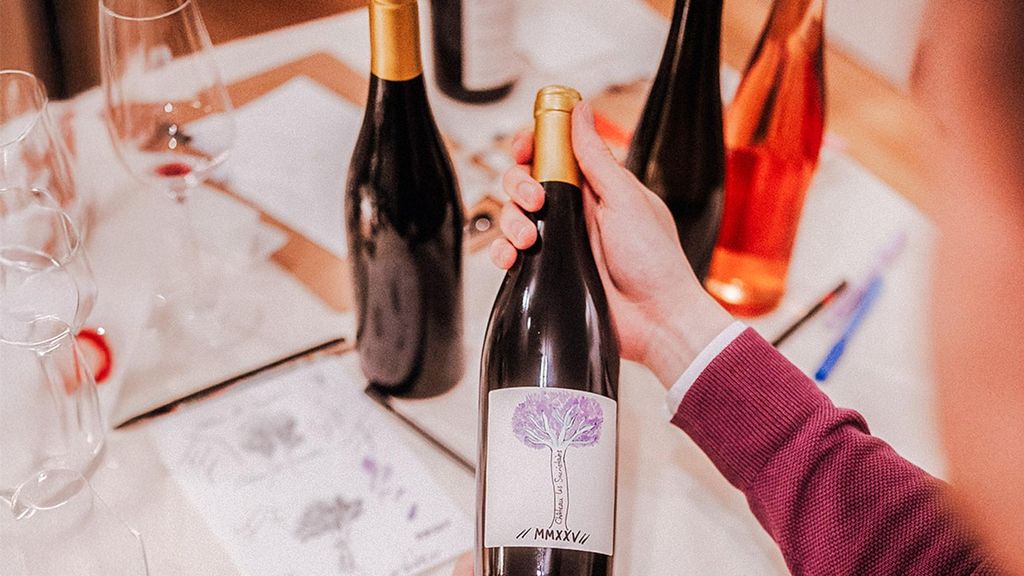 Jochen Schweizer Weinetikett gestalten mit Wine Tasting; Erlebnis verschenken oder selbst erleben; Gutschein gültig für 1 Person Gruppengröße:...