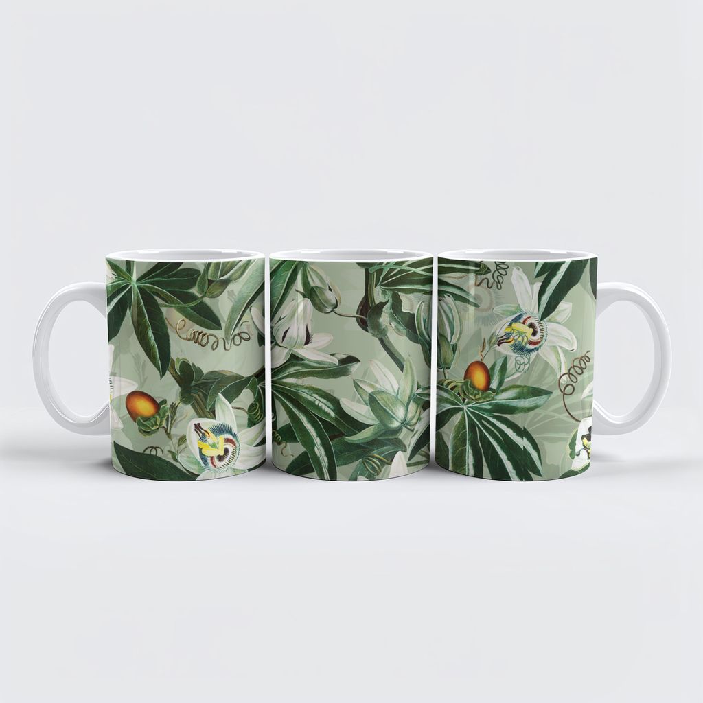 raxxa Premium-Tasse "Verwunschene Exotik: Vintage-Passionsblumen"