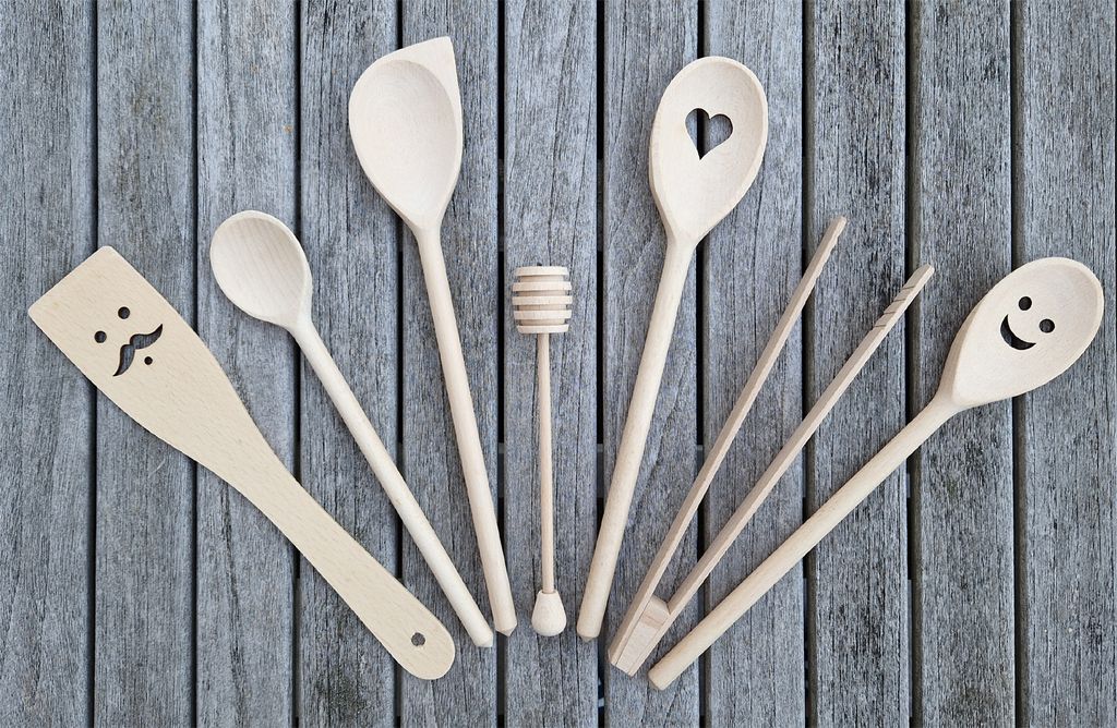 Küchenhelfer 7 tlg. Set Holz Buche (4x Kochlöffel Honiglöffel Pfannenwender und Grillzange) - SET-2