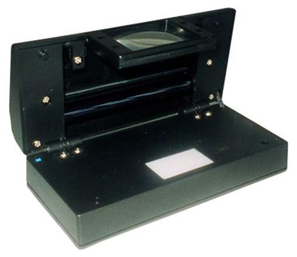 Prüfgerät 1060 UV-Multi mit 4W-UV-Auflicht, 2,5x Lupe, Produktbild 