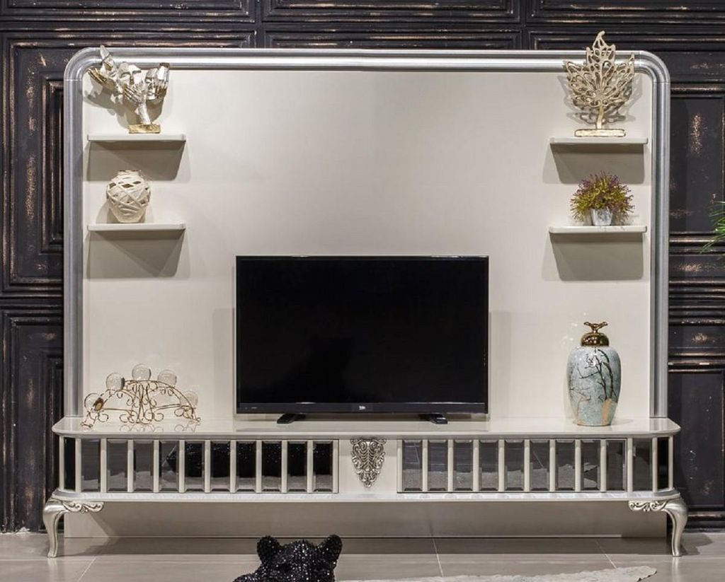 Casa Padrino Luxus Barock TV Schrank Weiß / Silber - Prunkvolles Wohnzimmer Sideboard mit Rückwand - Barock Wohnzimmer Möbel