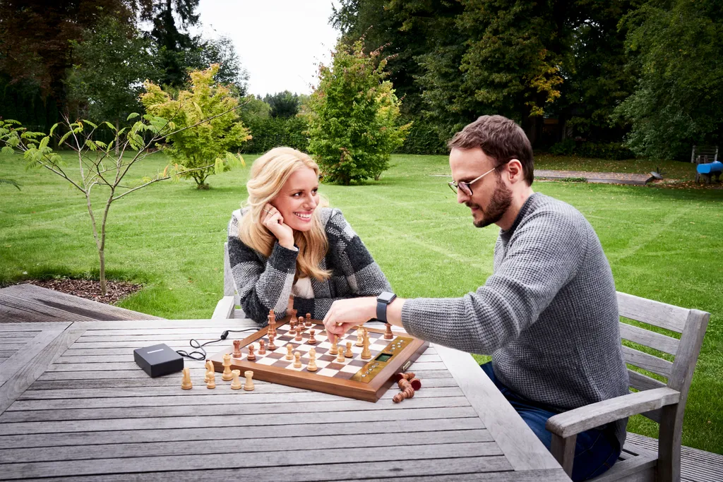 Ordinateur d'échecs électronique Millenium M825 Chess Volt interactif
