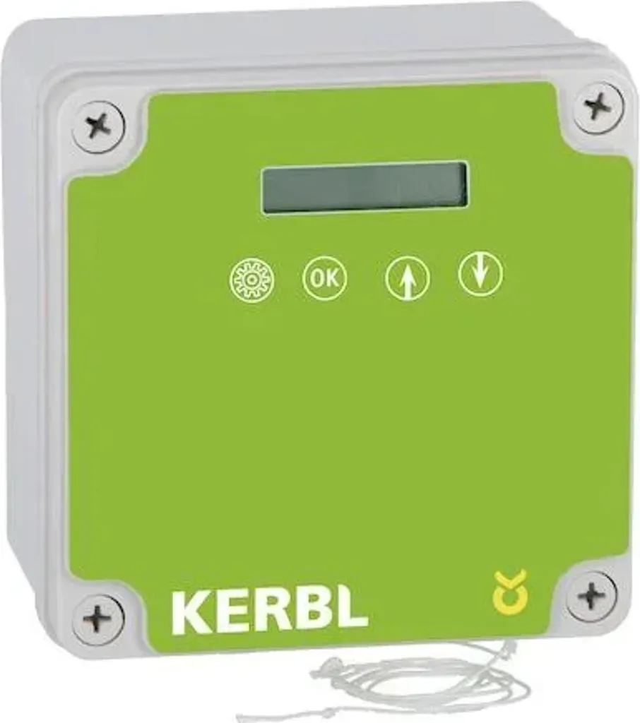 Protégez vos Poules des Renards avec la Porte Automatique Kerbl Grise