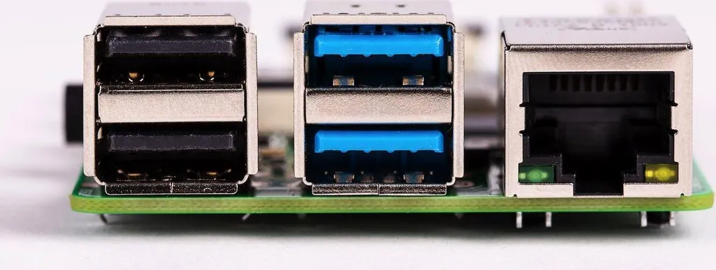 Raspberry Pi 4 Modello B 2GB LPDDR4: Il cuore per i tuoi progetti DIY - 15