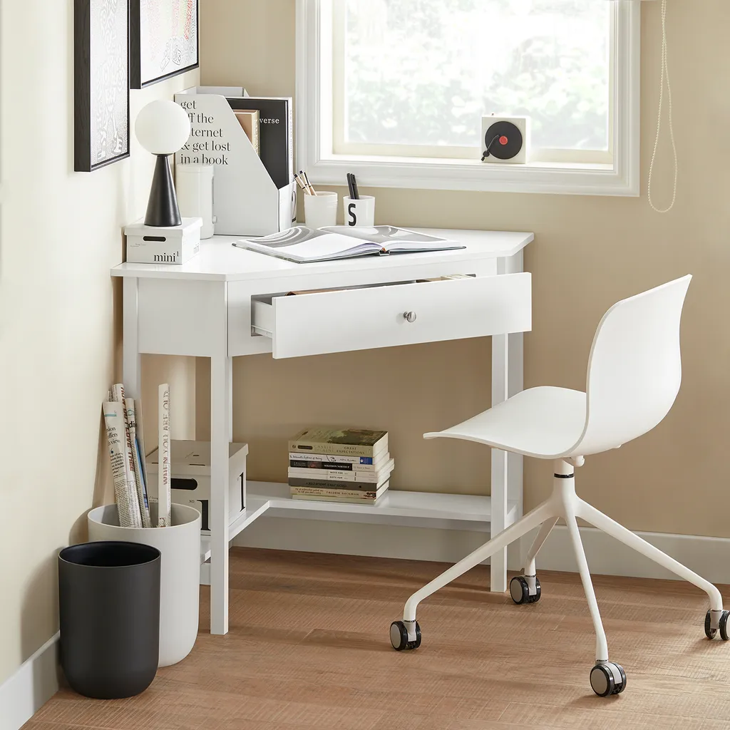 Table de Bureau d'Angle pour Désencombrer votre Salon avec Rangement