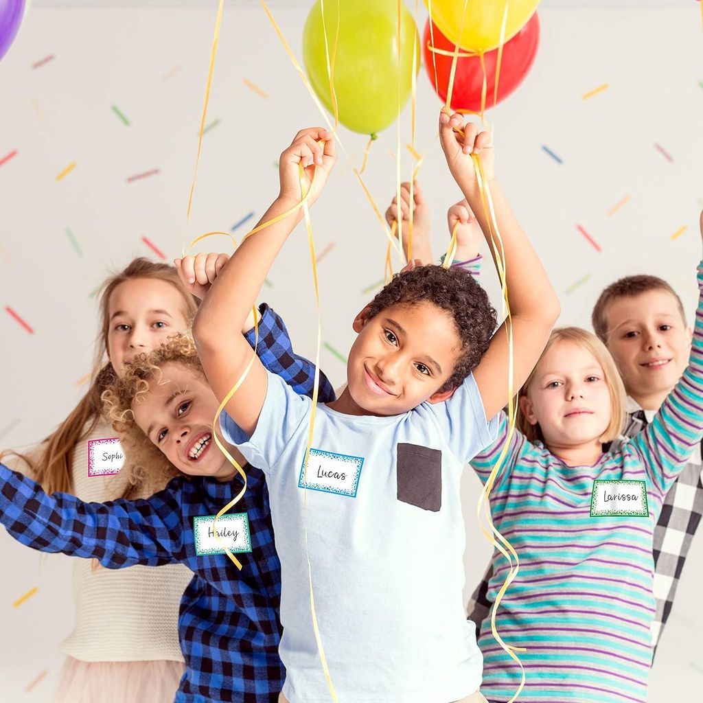 Regenbogen Namensschilder - Einzigartige Aufkleber - Vorteilspackung - 405 Stück - Buntes Design - Hochwertiges Papier