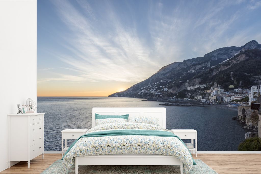 MuchoWow Fototapete für Wohnzimmer oder Schlafzimmer Wandtapete Vinyl Motivtapete Der Sonnenuntergang hinter den Bergen der Amalfiküste - 420x2...