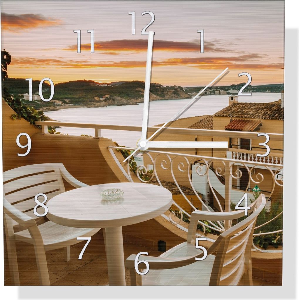 Wallario Design Wanduhr Sommer in Spanien - Ausblick von einer schönen Terrasse auf das Meer aus Aluverbund, Größe 30 x 30 cm