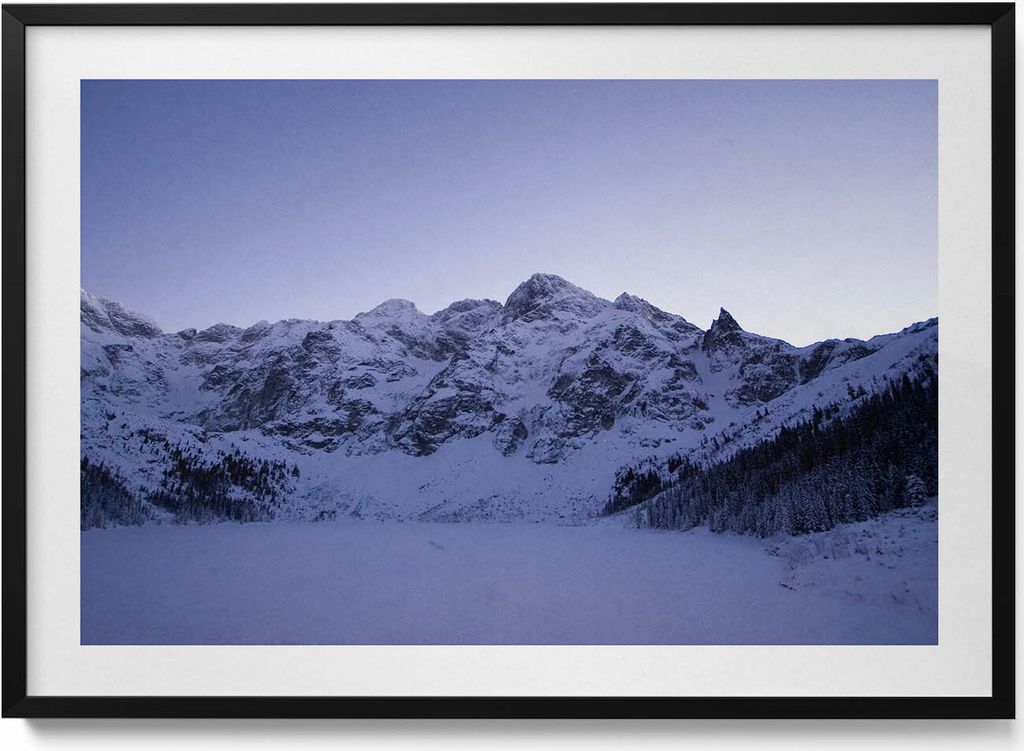 Landschaft mit schneebedeckten Bergen– Wandbild mit Rahmen – Gerahmtes Bild – Wanddekoration – 100x70 cm – Schwarz Rahmen