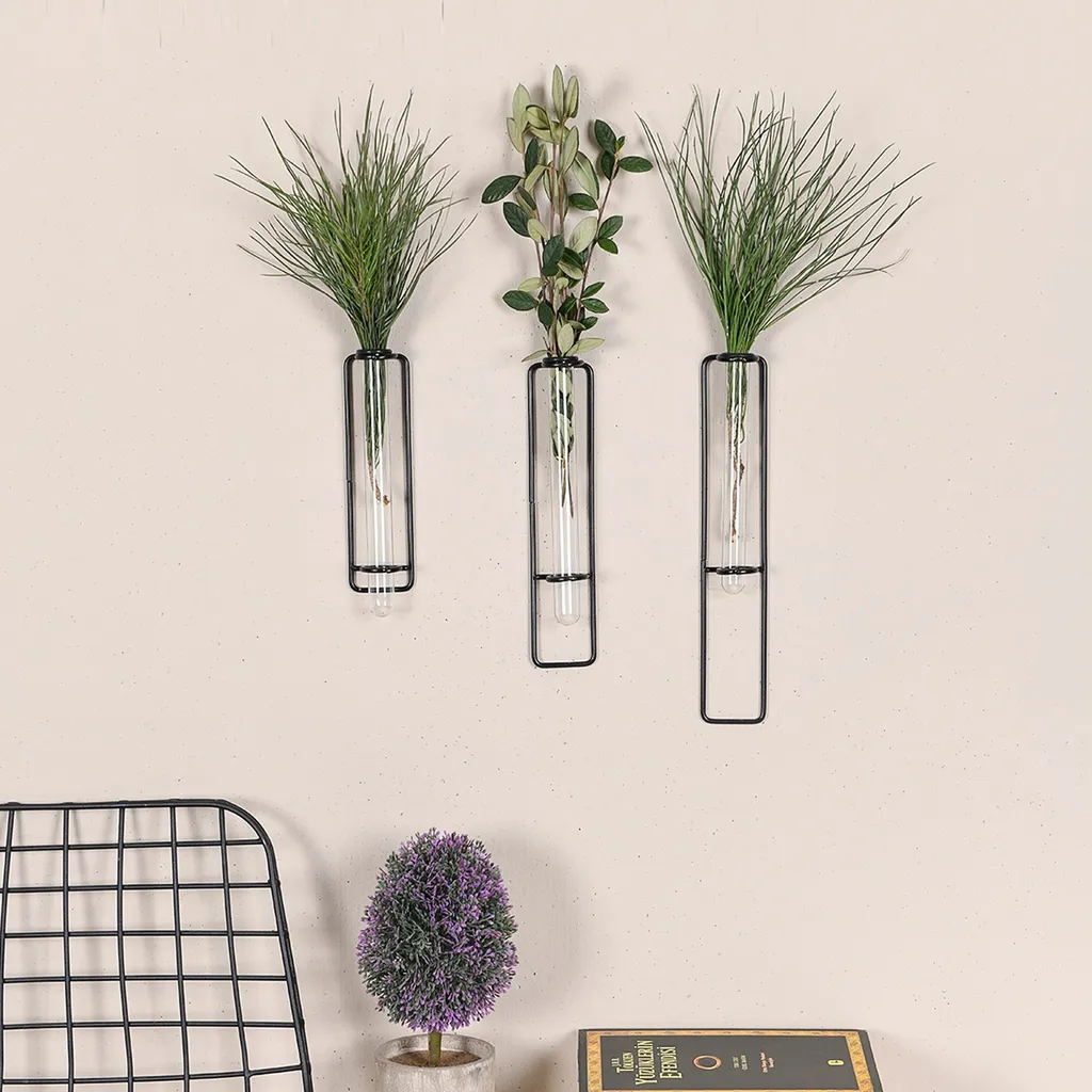 Déco murale métal Pentola noire : la solution pour un intérieur moderne